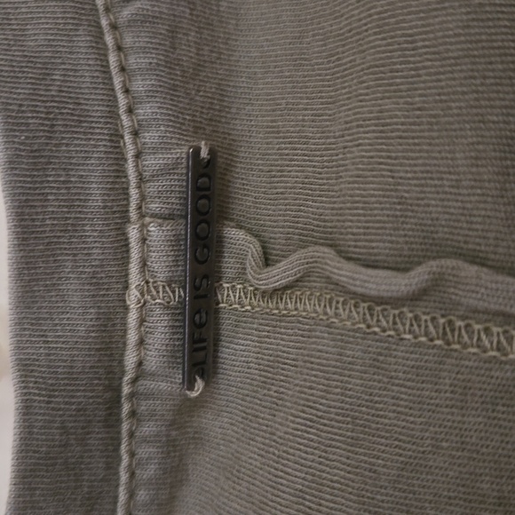 Life Is Good V neck top - Picture 4 of 8